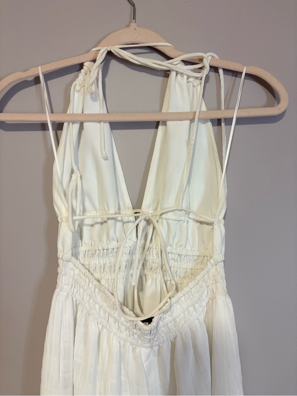 Stunning V-Neck Open Back Maxi Dress - Picture 2 of 4
